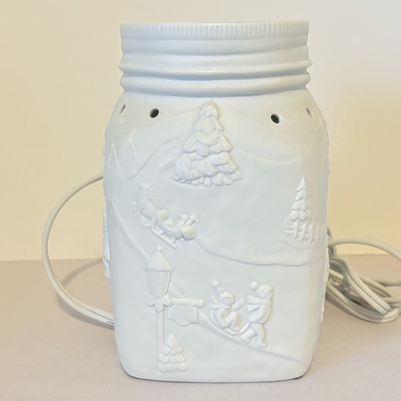 Scentsy “Let It Snow” Mason Jar Style White Raised Christmas Scene Retired - Picture 5 of 8